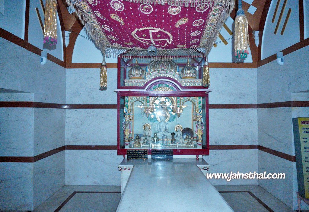 -panchayati-jain-mandir-meerapur-.jpg -panchayati-jain-mandir-meerapur-.jpg