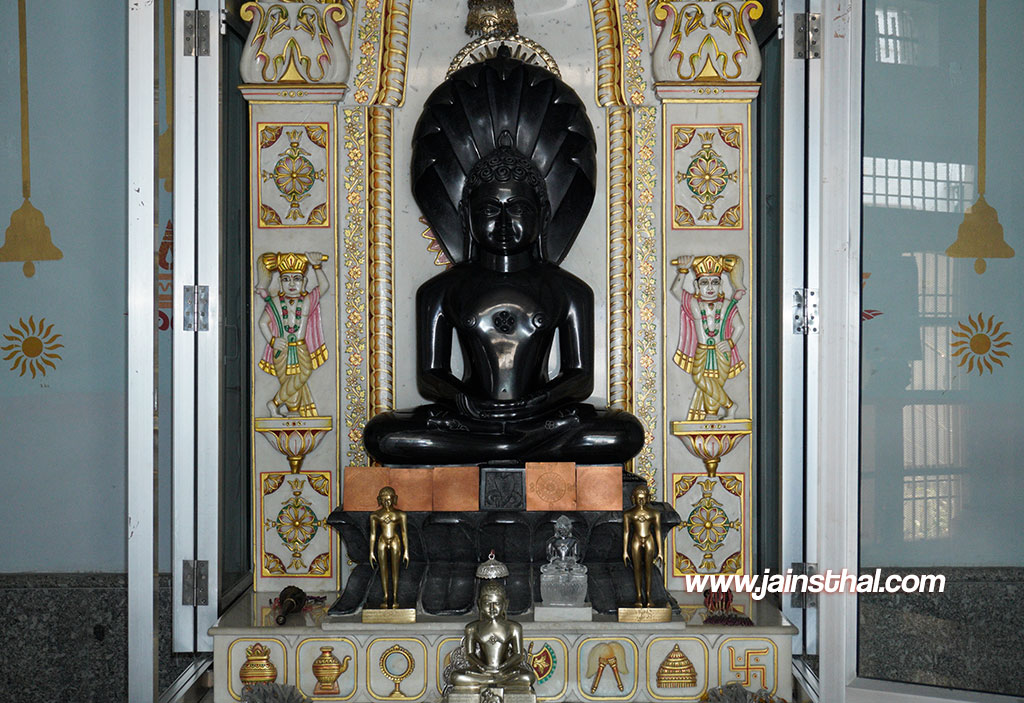-parshvanath-padmavati-mandir-dobh-.jpg